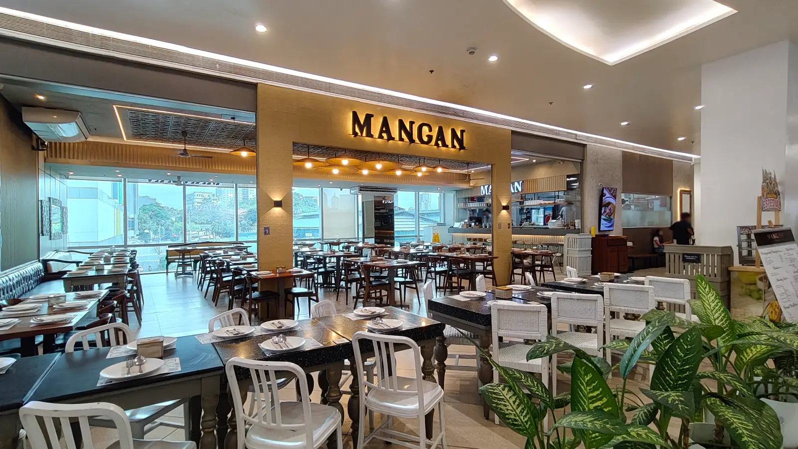 MANGAN in Gateway Mall